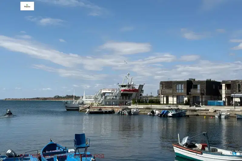 Гараж в Бургас, Несебър