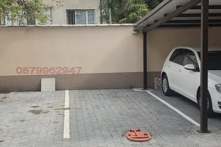 Parking Spot in Pazardjik, Idealen Centyr