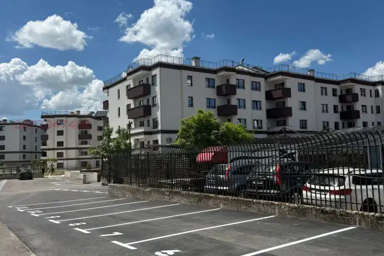 Parking Spot in Pernik, Iztok