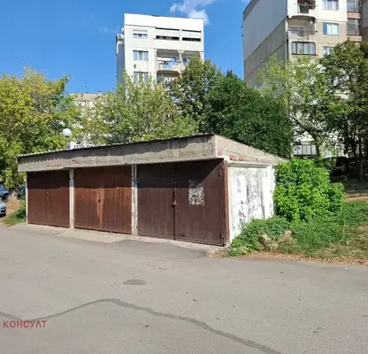 Photo 2 — Garage in Pernik, Seloto