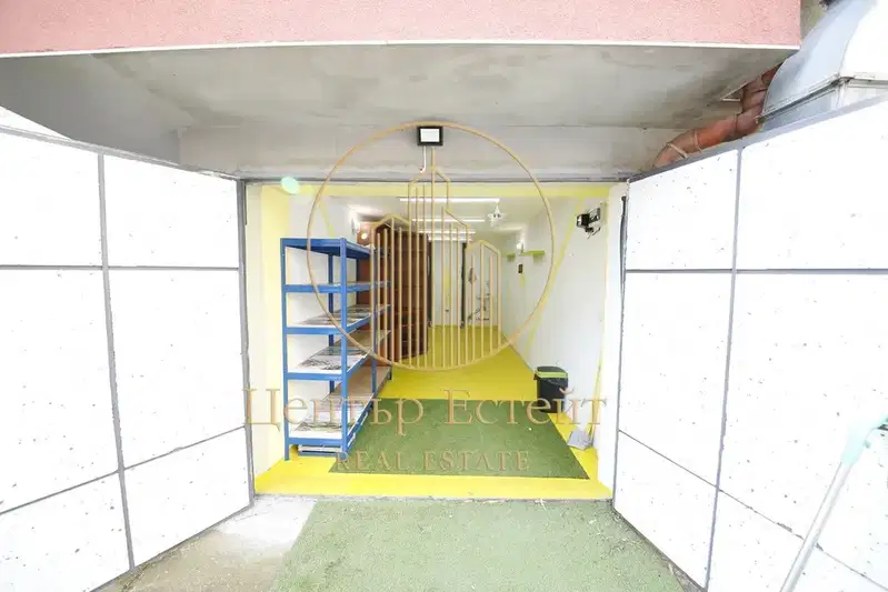 Garage in Pleven, Idealen Centyr