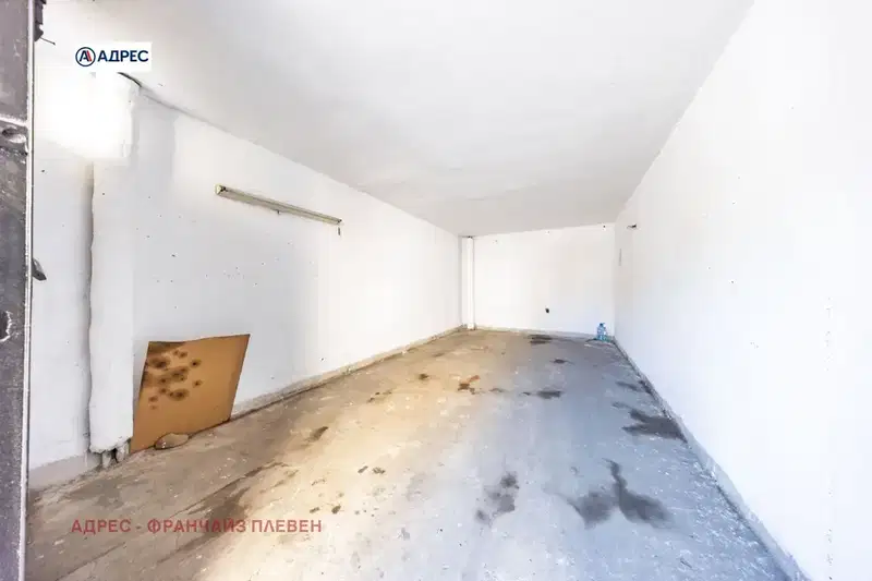 Garage in Pleven, Idealen Centyr