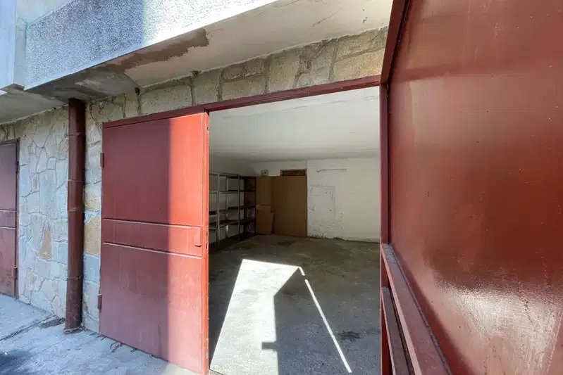 Garage in Plovdiv, Centyr