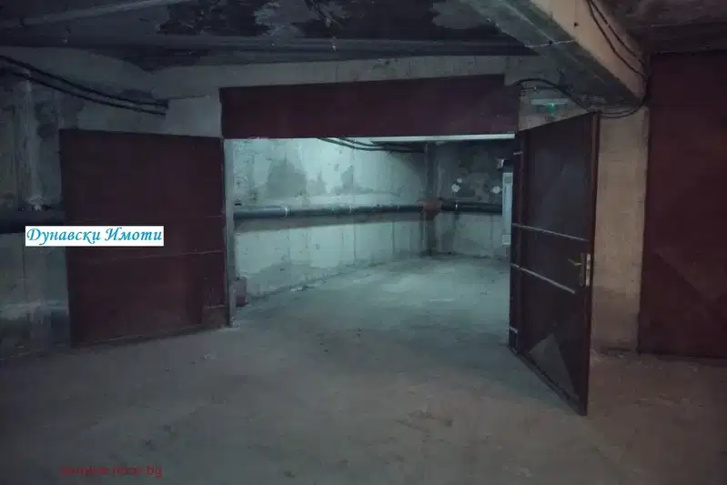 Garage in Ruse, Centyr
