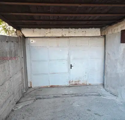 Photo 3 — Garage in Ruse, Centyr