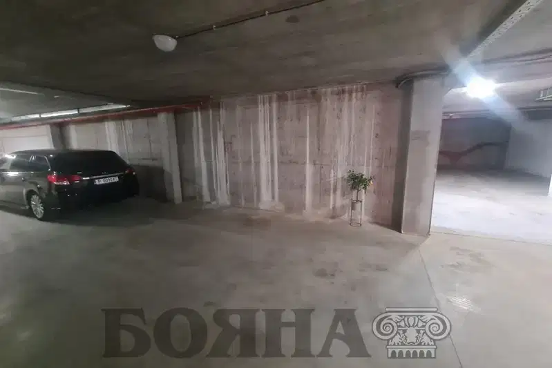 Parking Spot in Ruse, Rodina 1