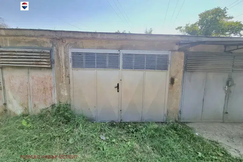 Garage in Ruse, Zdravec Iztok