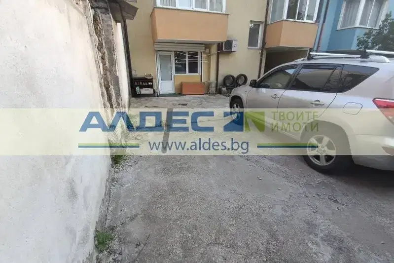 Parking Spot in Sofia, Banishora