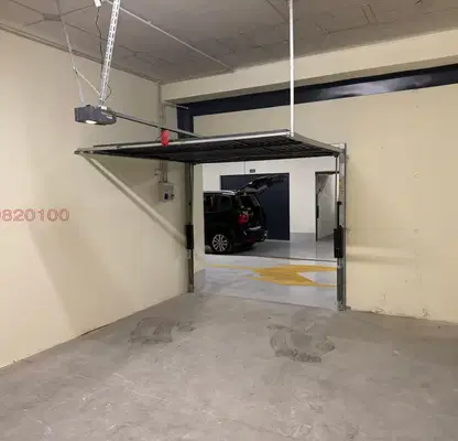 Photo 3 — Garage in Sofia, Banishora