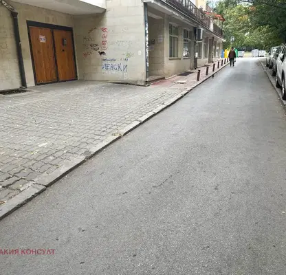 Photo 2 — Garage in Sofia, Borovo