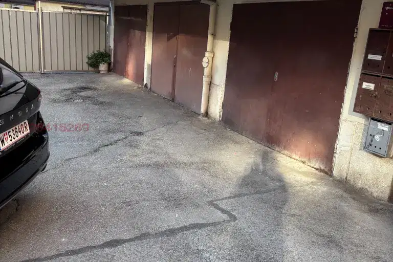 Garage in Sofia, Borovo