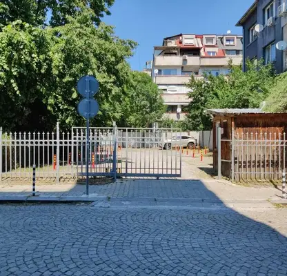 Снимка 2 — Паркомясто в София, Център