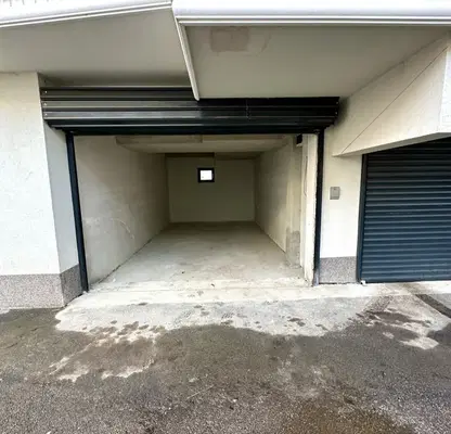 Photo 3 — Garage in Sofia, Centyr