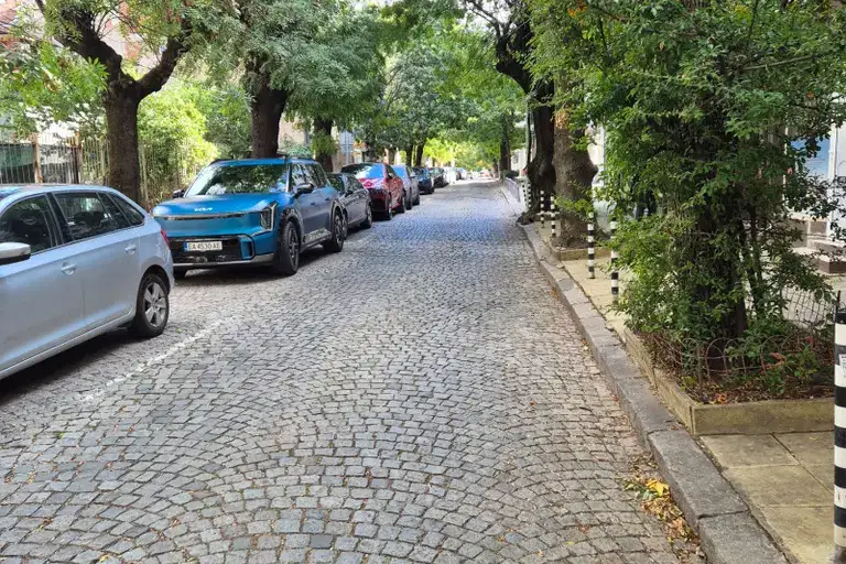 Garage in Sofia, Centyr