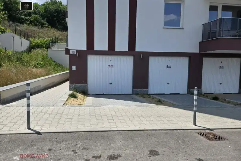 Гараж в София, Дружба 2