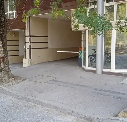 Снимка 5 — Паркомясто в София, Красно село