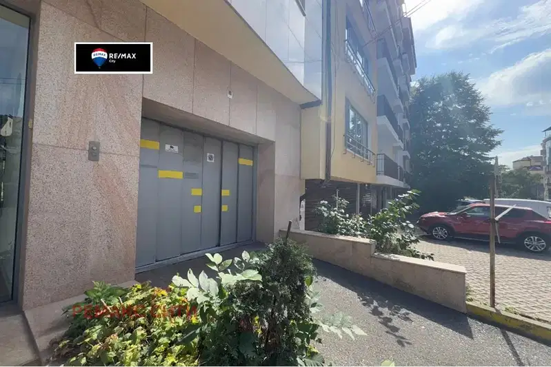 Garage in Sofia, Lozenec