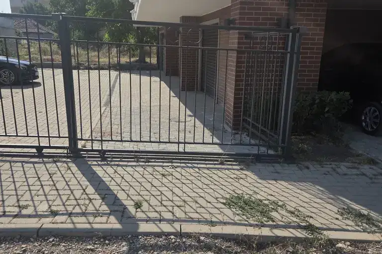 Parking Spot in Sofia, Nadejda 4