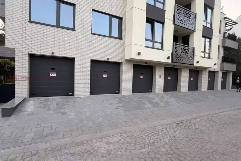 Garage in Sofiya, Slatina
