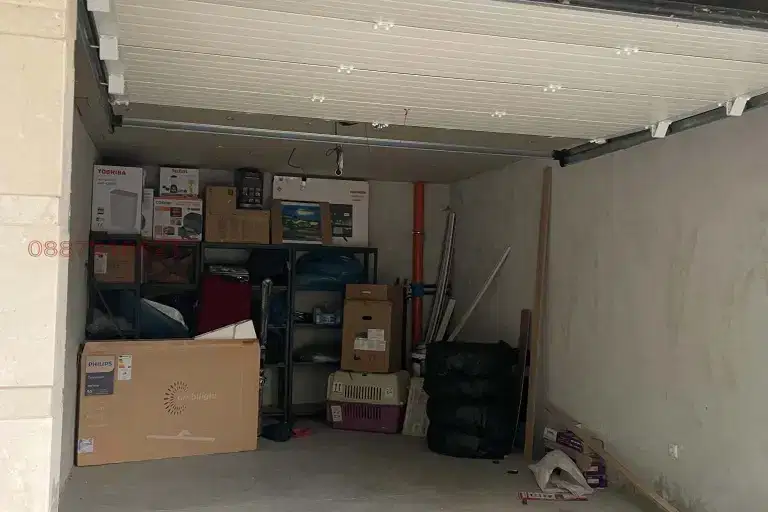 Garage in Sofia, Suhata Reka