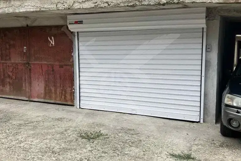 Garage in Stara Zagora, Centyr