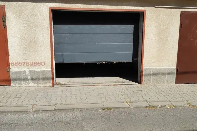 Garage in Stara Zagora, Orb