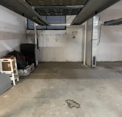 Снимка 5 — Паркомясто във Варна, Център