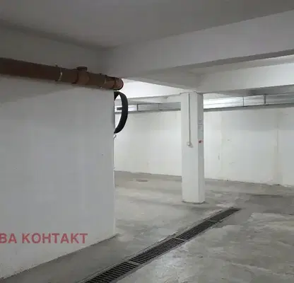 Снимка 4 — Паркомясто във Варна, Център