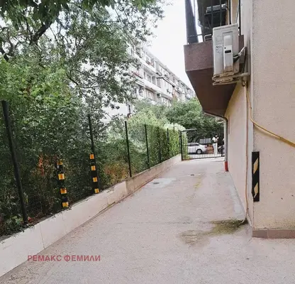 Снимка 2 — Паркомясто във Варна, Левски 1