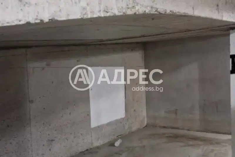 Parking Spot in Varna, Pobeda