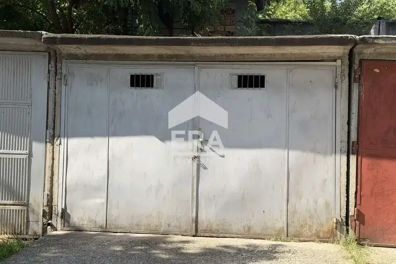 Garage in Veliko Tyrnovo, Kolyu Ficheto