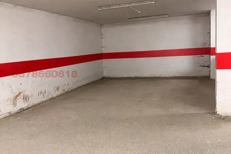 Parking Spot in Vraca, Centyr