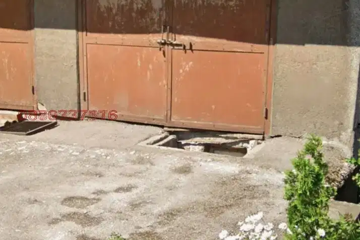 Garage in Vraca, Reka Leva