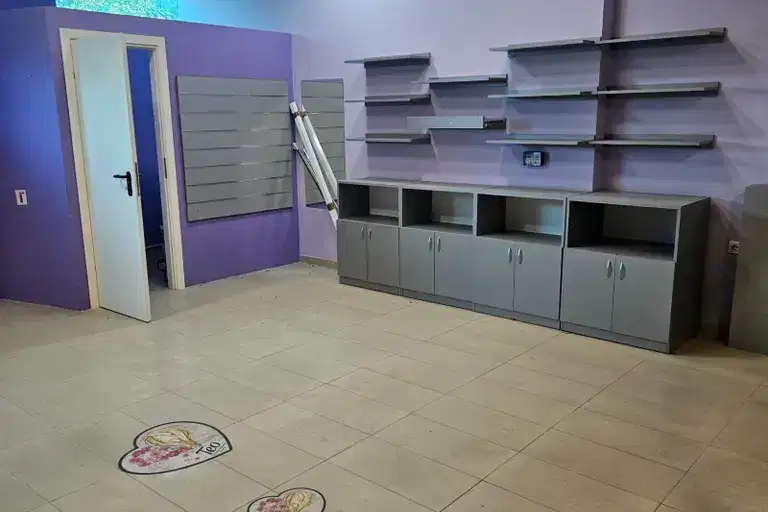 Shop in Pleven, Idealen Centyr