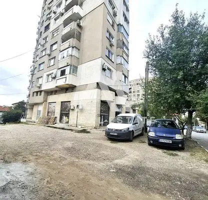 Снимка 4 — Магазин в Плевен, Широк център