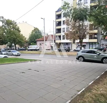 Снимка 5 — Магазин в Плевен, Широк център
