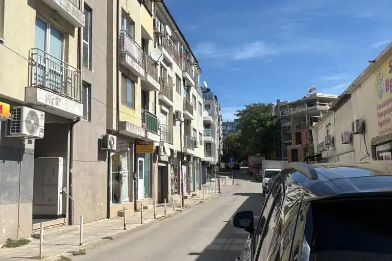 Shop in Ruse, Centyr