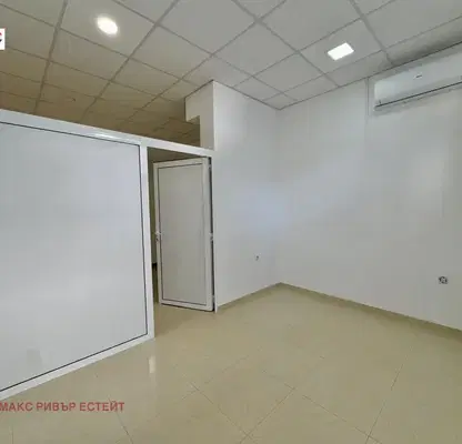 Снимка 3 — Магазин в Русе, Център