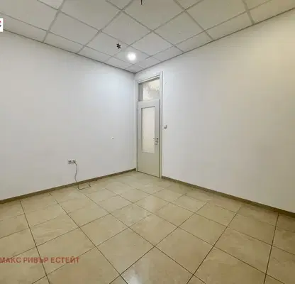 Снимка 5 — Магазин в Русе, Център