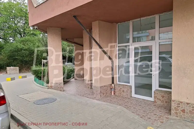 Магазин в София, Люлин - център