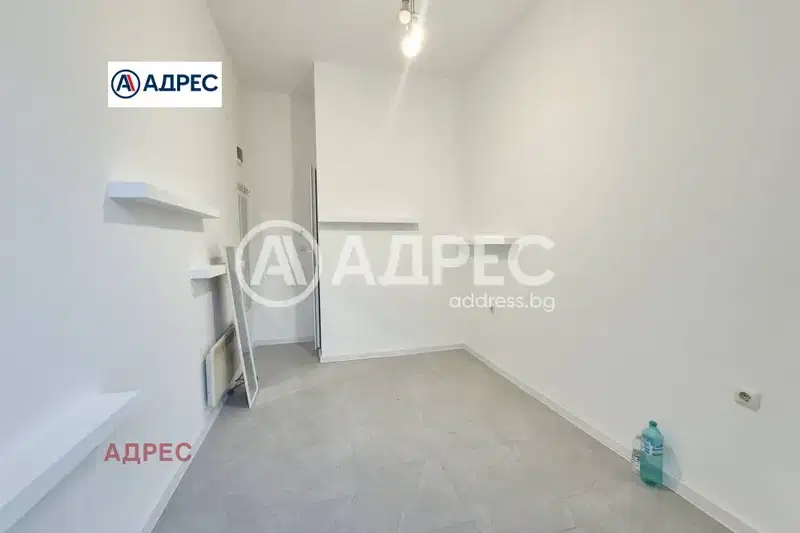 Магазин във Варна, ВИНС-Червен площад