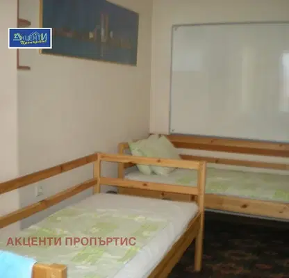Photo 2 — One-room apartment in Center, Veliko Tarnovo, with bathroom