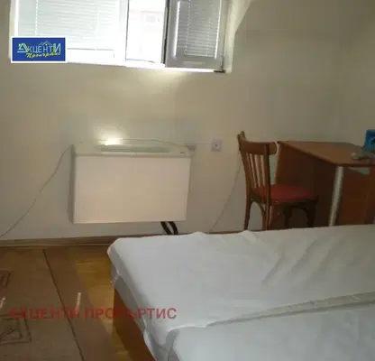Photo 3 — One-room apartment in Center, Veliko Tarnovo, with bathroom