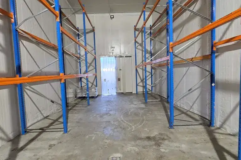 Warehouse in Sofia, Vrajdebna