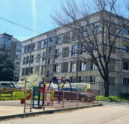 Снимка 5 — Двустаен апартамент в Русе, Цветница