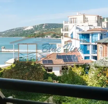 Снимка 2 — Двустаен апартамент с морска панорама в Балчик, Марина Сити