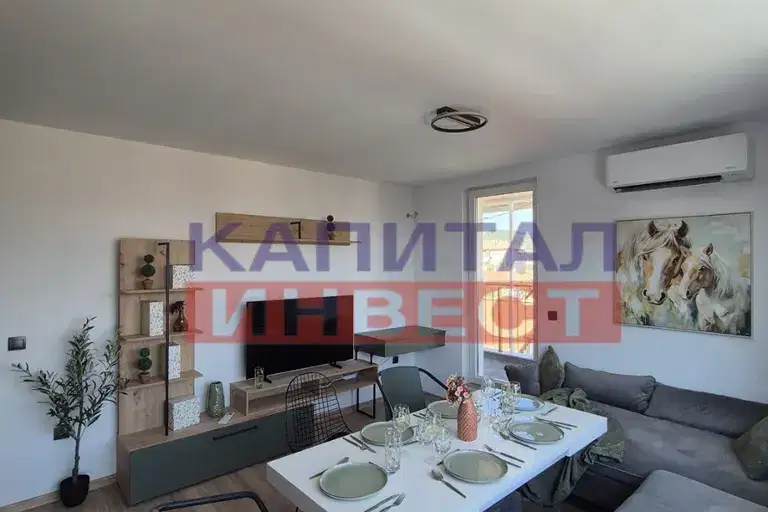 Three-room apartment with terrace and parking space in Shirok Tsentar, Blagoevgrad