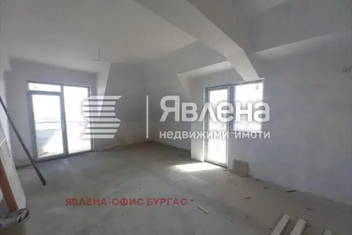 Тристаен апартамент в Бургас, Царево