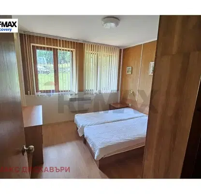 Снимка 3 — Двустаен апартамент с камина в к.к. Пампорово, Замъка 1