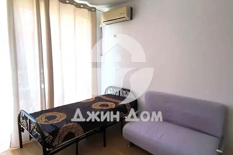 One-room apartment in Sunny Beach resort with parking